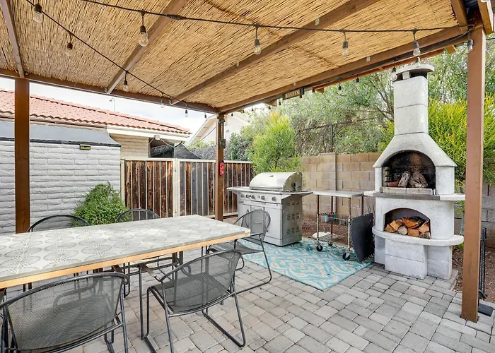 Luxurious Outdoor Oasis! Spacious Retreat *