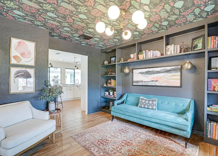 Luxurious Outdoor Oasis! Spacious Retreat *