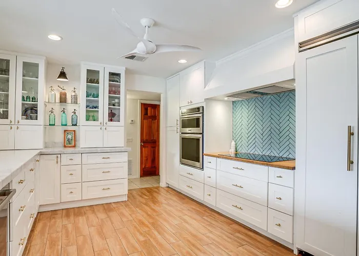Luxurious Outdoor Oasis! Spacious Retreat *