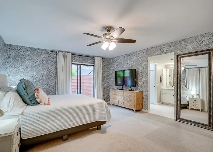 Luxurious Outdoor Oasis! Spacious Retreat Holiday home Mesa