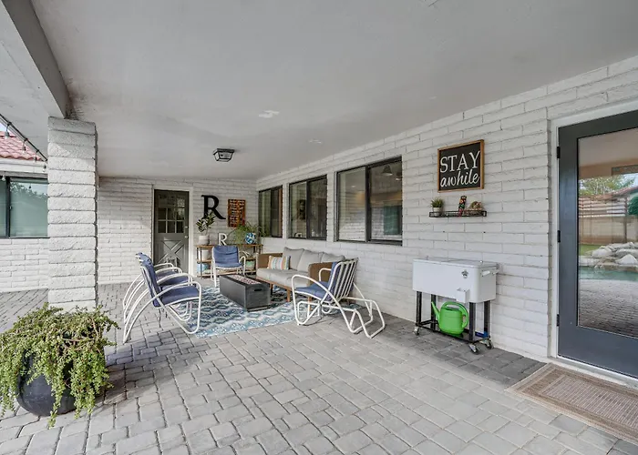Luxurious Outdoor Oasis! Spacious Retreat *